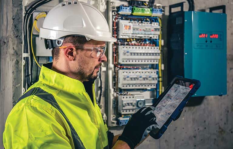 Conducting Job Safety Analysis in Electrical Work