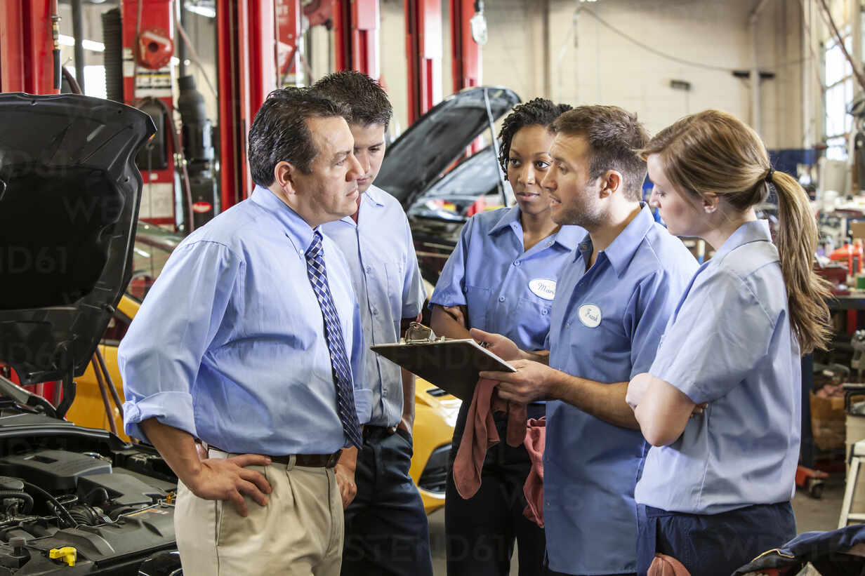 Leadership & Team Management in Automotive Workshops