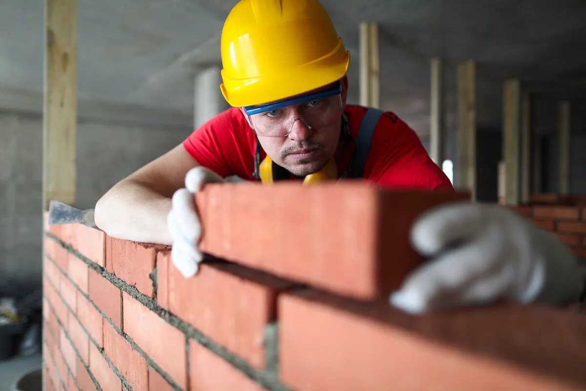 Safe Working Practices in Bricklaying Worksites